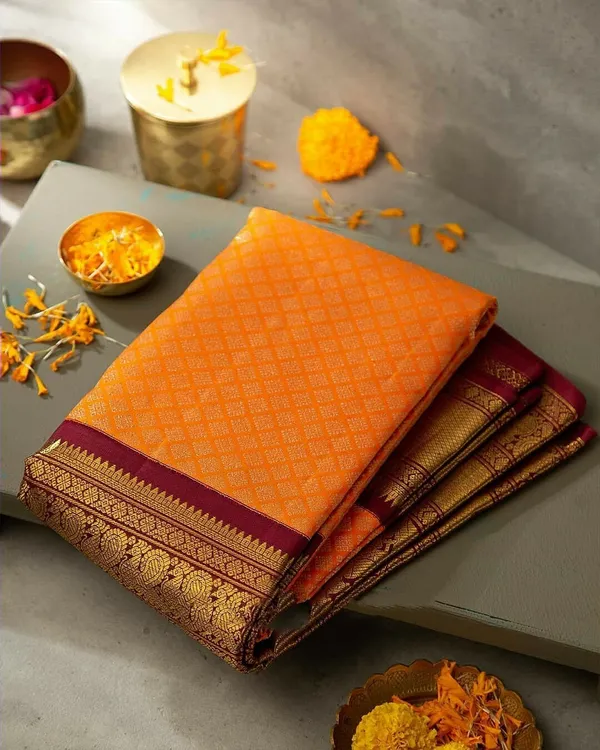 Magenta_Embellished_Bollywood_Jacquard_Saree_(Magenta)